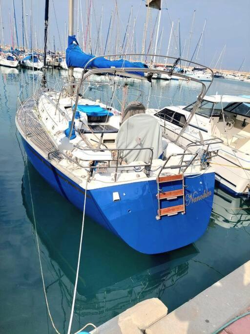 Nanoshka Yacht Botel
