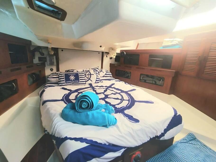 Nanoshka Yacht Botel Tel Aviv